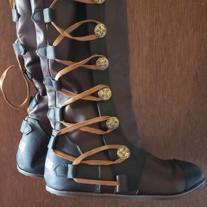 Renaissance, cosplay or everyday boots.